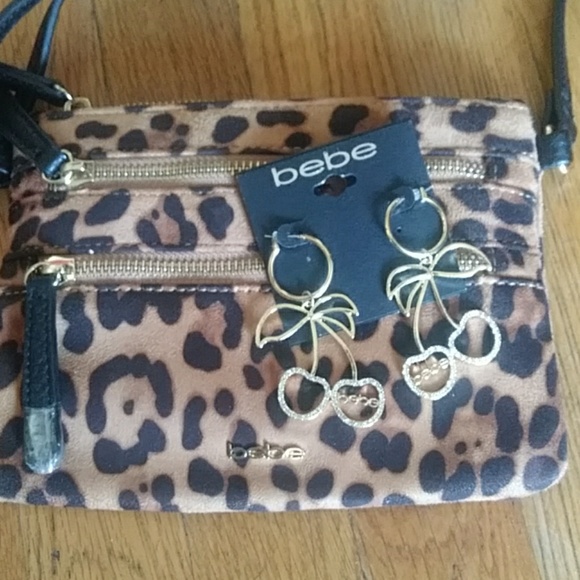 bebe Handbags - Bebe crossbody NWOT